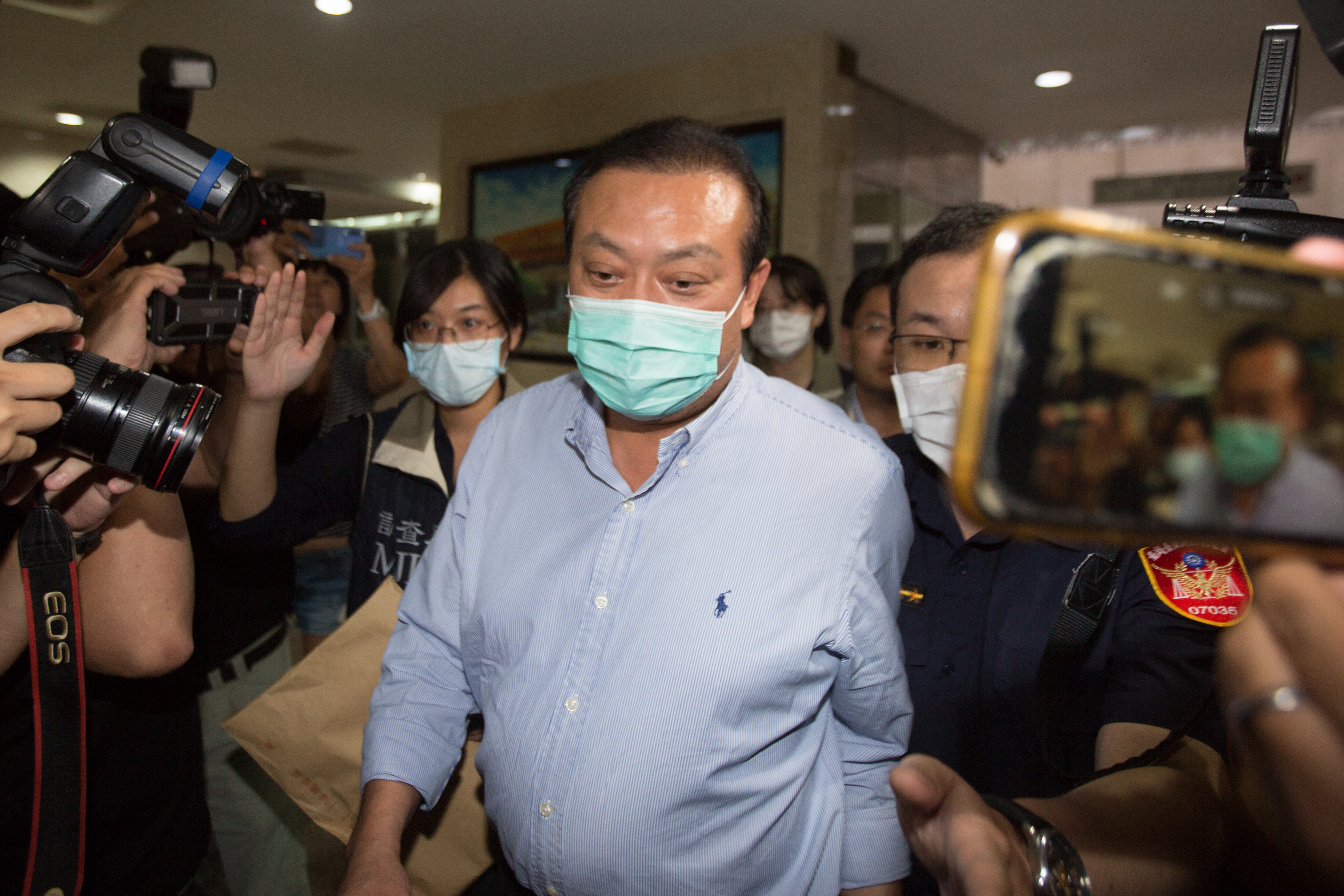 蘇震清去年8月遭檢方依貪汙罪起訴，他堅稱自己的清白，目前已被裁定交保。