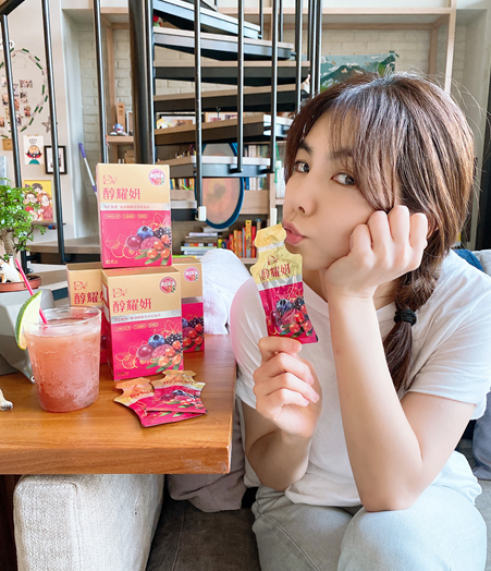 「DV醇耀妍」是Ella的美顏肌密,再忙也不怕變成黃臉婆。(翻攝自FB)