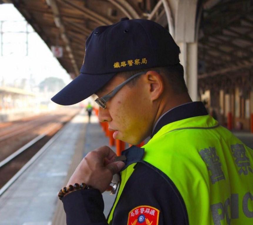 鐵路殺警案一審精神鑑定的醫師沈正哲在臉書連發3文表示自己不受尊重,更直曝以後不會再接鑑定工作。(翻攝畫面)