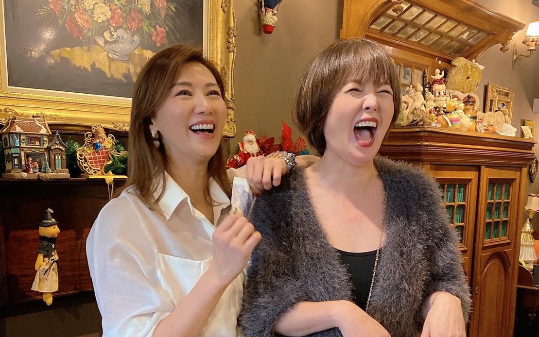 連靜雯與苗可麗因戲結緣，成為無話不說的好姐妹。（楠軒工作室提供）