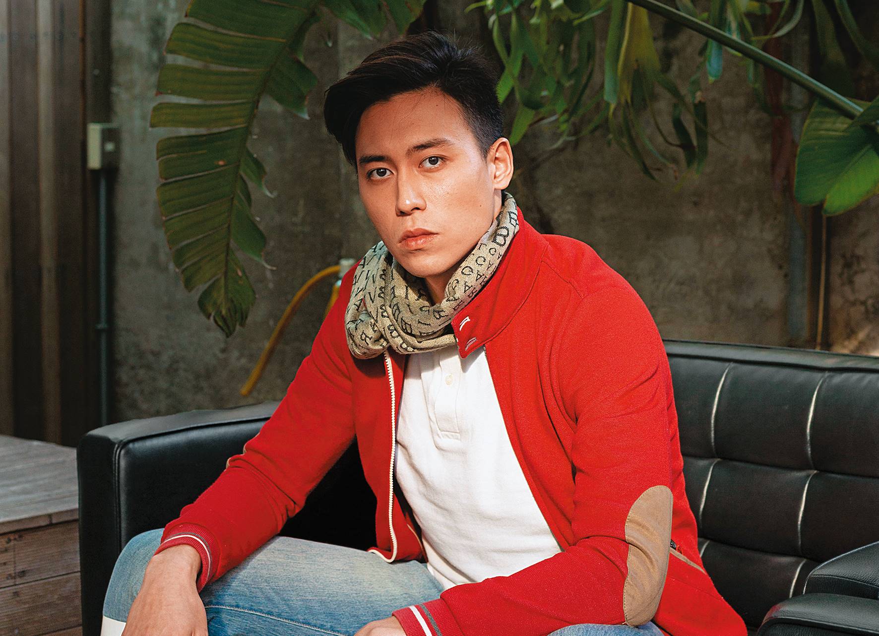 柯鑑育雖未能在柯俊雄生前一圓父子一起演戲的夢想，如今他已專心朝演藝圈發展，跟隨父親的腳步前進。