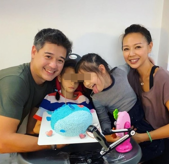 鍾麗淇的大女兒曾被醫生預測活不過2歲,但如今已邁入10歲。(翻攝自鍾麗淇IG)