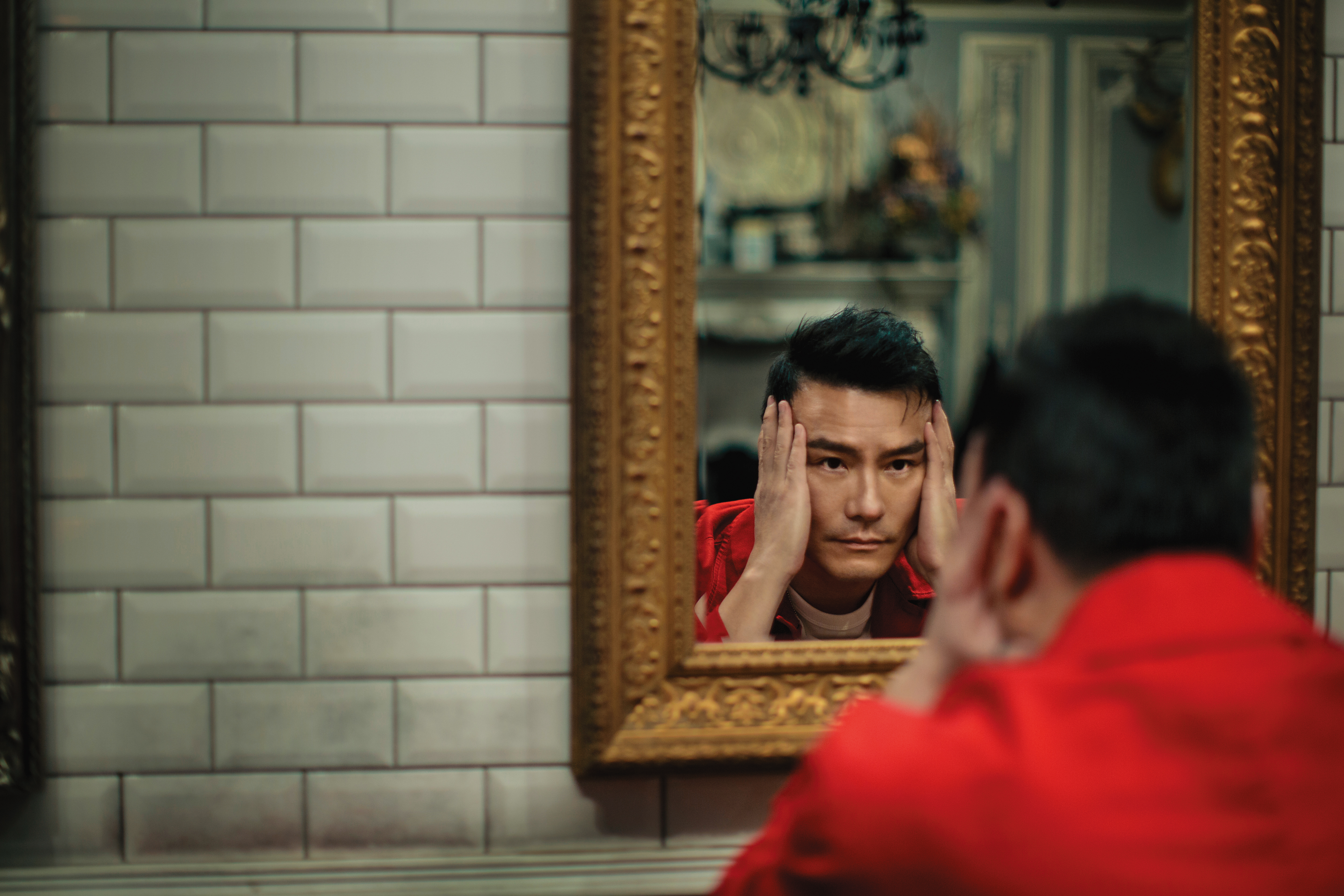 以前在馬來西亞都演好人， 到了台灣卻因黑幫角色受到注意， 李銘忠自己也認為演反派會上癮。