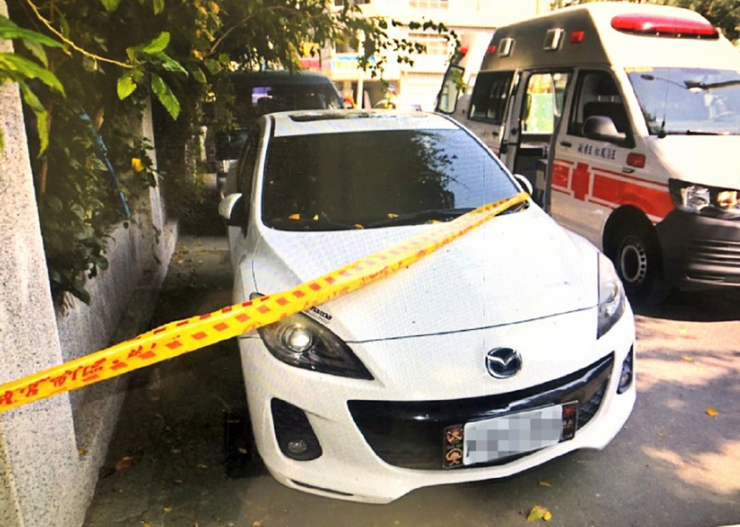 林姓婦人帶孫子在自家車裡輕生。（翻攝照片）