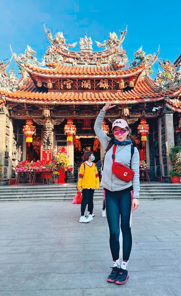 謝忻的環島之旅只騎到台中,就搭自強號回台北了。(翻攝自謝忻臉書)