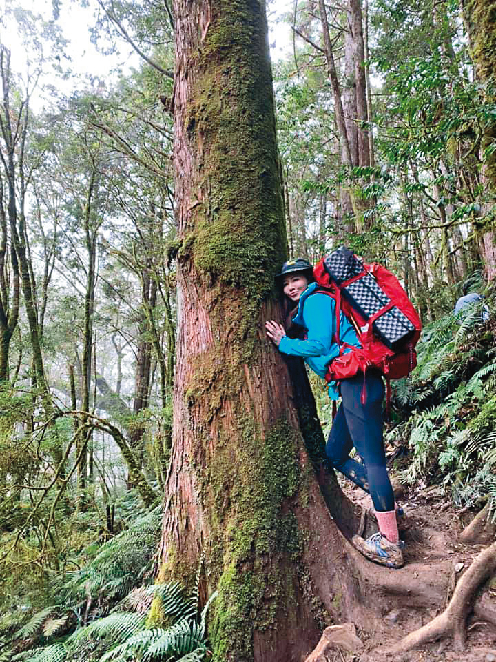謝忻十分喜歡戶外活動,包括爬山。(翻攝自謝忻臉書)