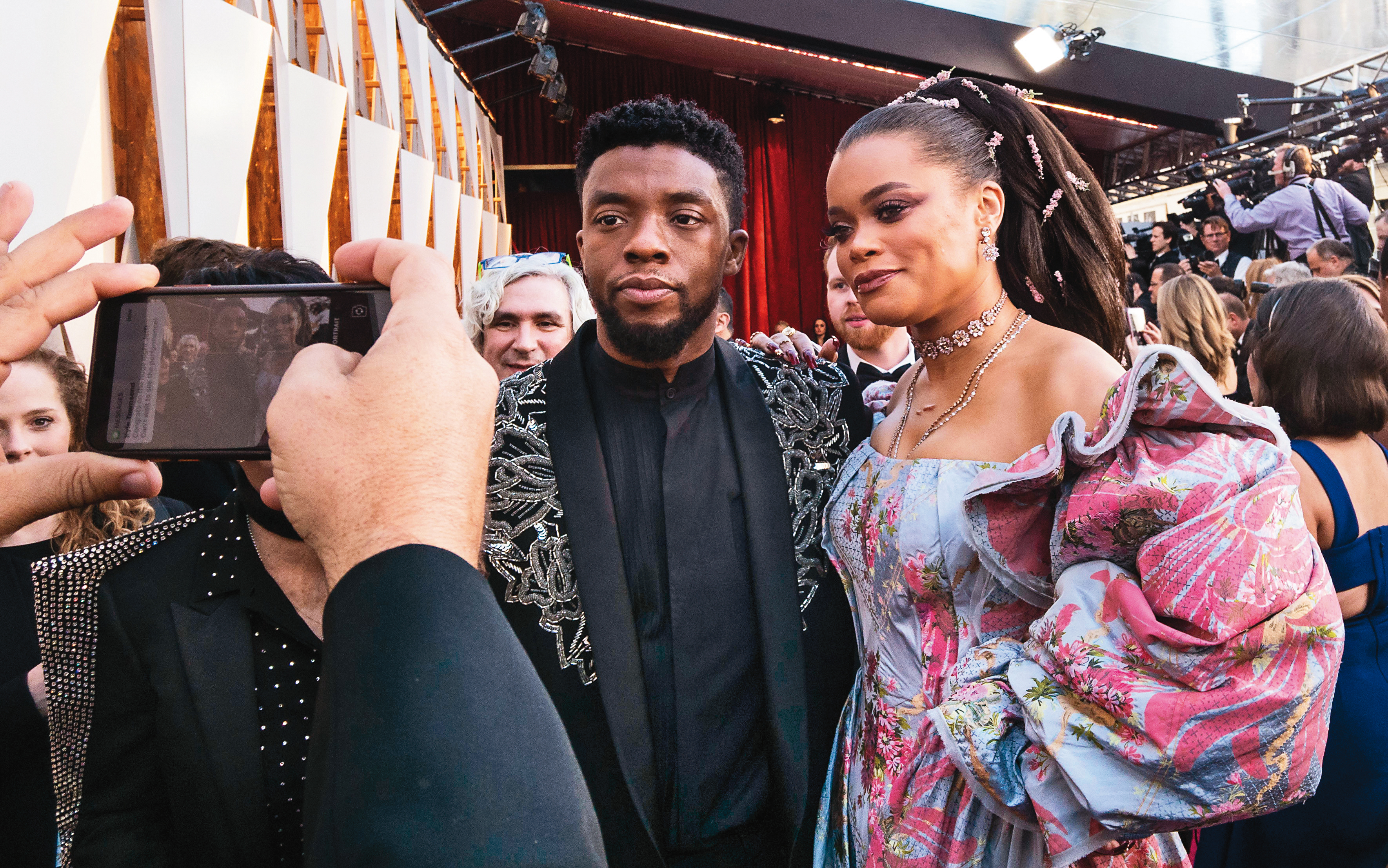 3年前，查維克博斯曼（左）與安德拉戴（右）在奧斯卡紅毯巧遇，沒想到這竟促成本屆金球帝后同框。（東方IC）