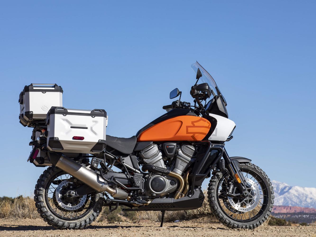 The Pan America™ 1250車長226公分、座高80.7公分，車輛輕量化，重量(空重)僅229公斤，The Pan America™ 1250 Special座高則為78.9公分，重量(空重)為242公斤，全車皆搭載Reflex™騎士防護系統(REFLEXTM Defensive Rider Systems, RDRS)。