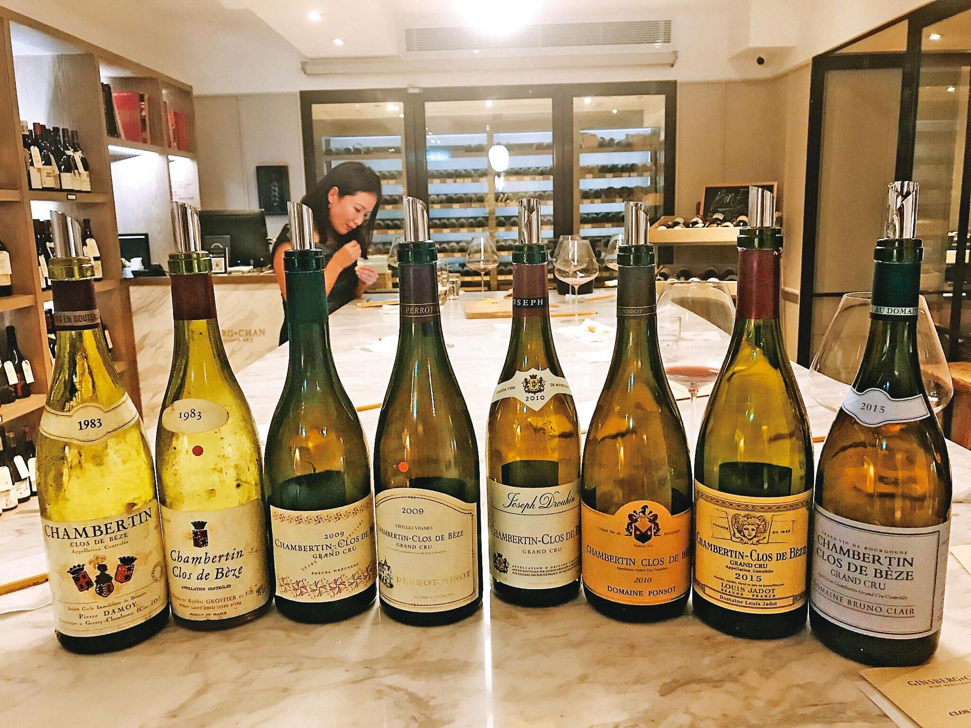 鄭大宇喜歡參加品酒會,會將喝過的酒拍照做紀錄。