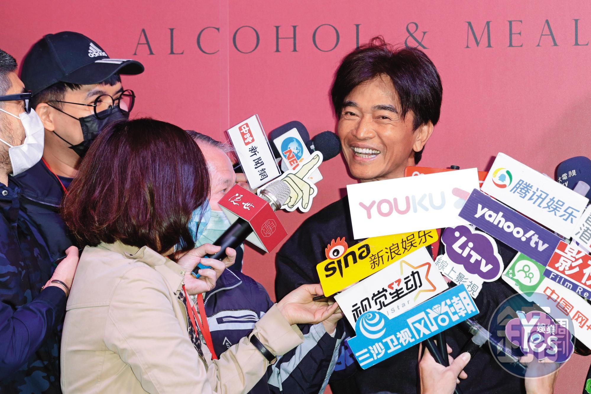 吳宗憲自編、自導拿臉撞麥克風，這就是所謂的「碰瓷專業戶」，最佳導演輕鬆到手。