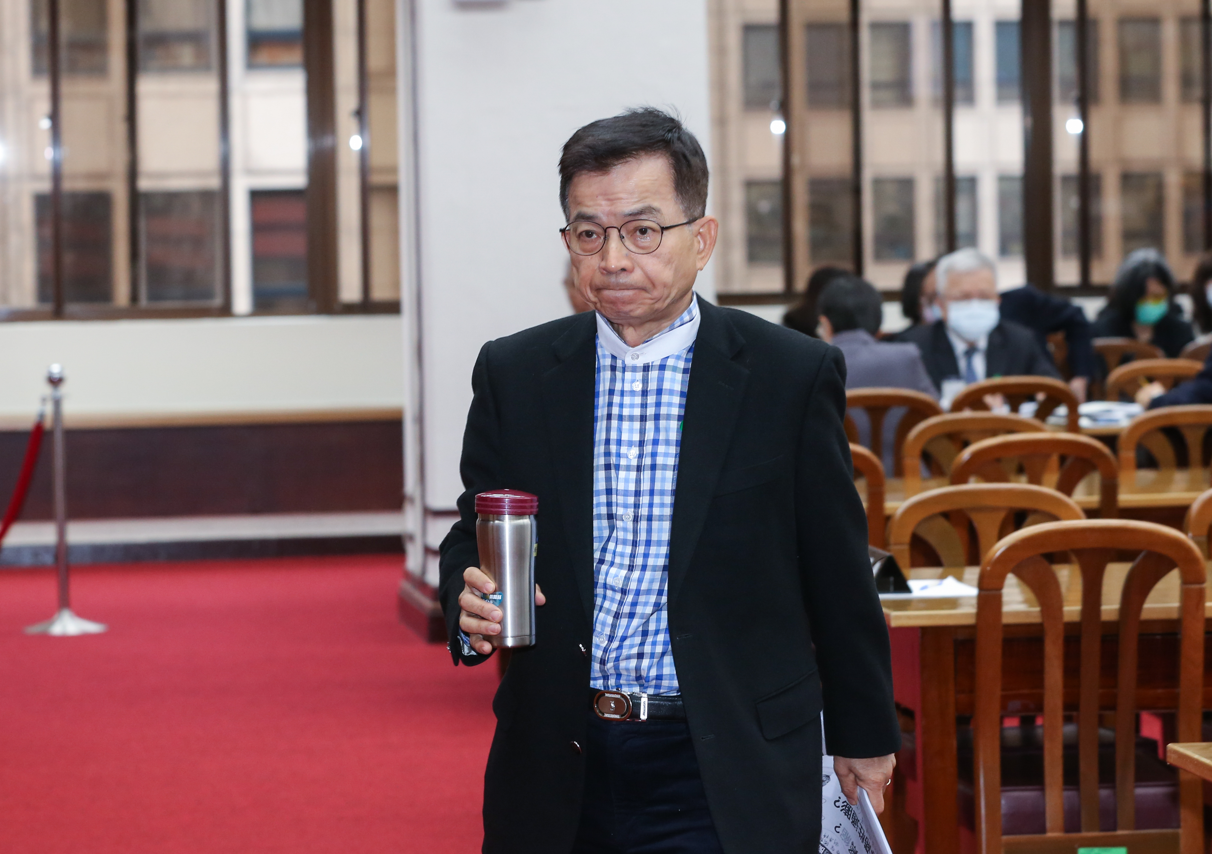 國民黨立委賴士葆昨在臉書批評稱蔡政府呼籲國民買鳳梨並非長久之計。（本刊資料照）