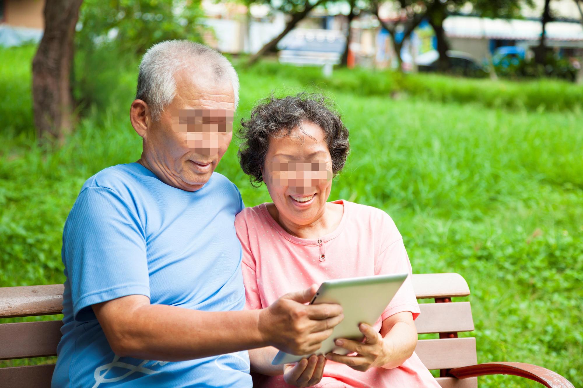 80歲的婆婆交男朋友,對方的「小三」居然上門理論。(示意圖,東方IC)