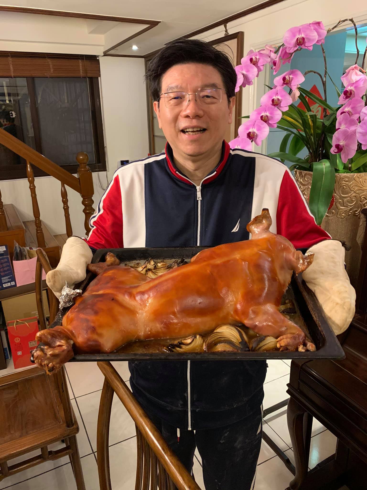 《鏡週刊》社長裴偉吃遍四方，也常趁便向各路大廚求教，週末在家試做，現在也公開他的廚房筆記。