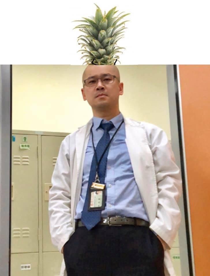 急診醫師白永嘉呼籲民眾一起吃爆台灣鳳梨。(翻攝自白永嘉臉書)