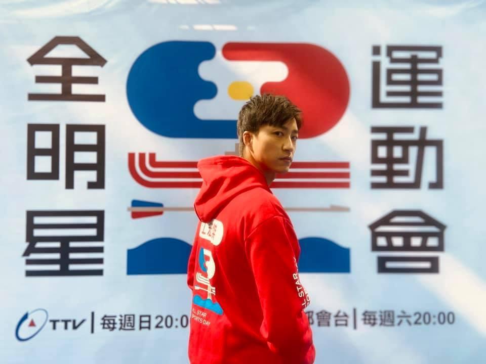 江宏傑續任《全明星運動會》第二季紅隊領隊,節目正如火如荼錄製中。(翻攝自江宏傑臉書)