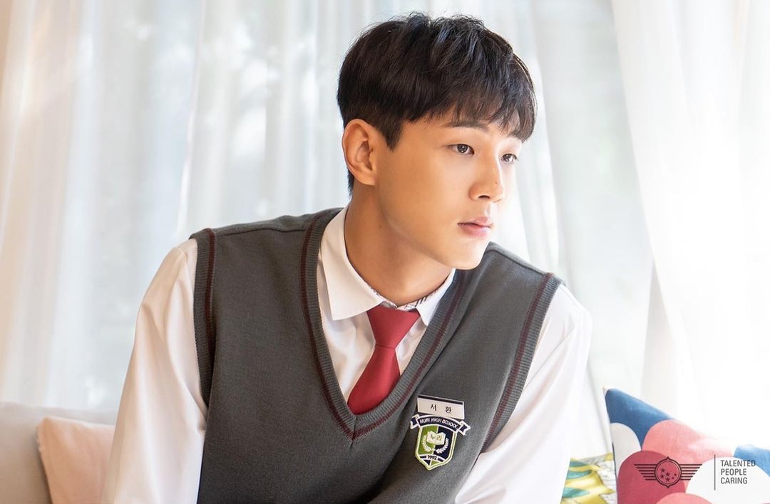 韓國男星金志洙被多名爆料者指控學生時期不但帶頭霸凌，男女關係混亂，還自拍性愛影片與朋友分享。（翻攝金志洙IG）