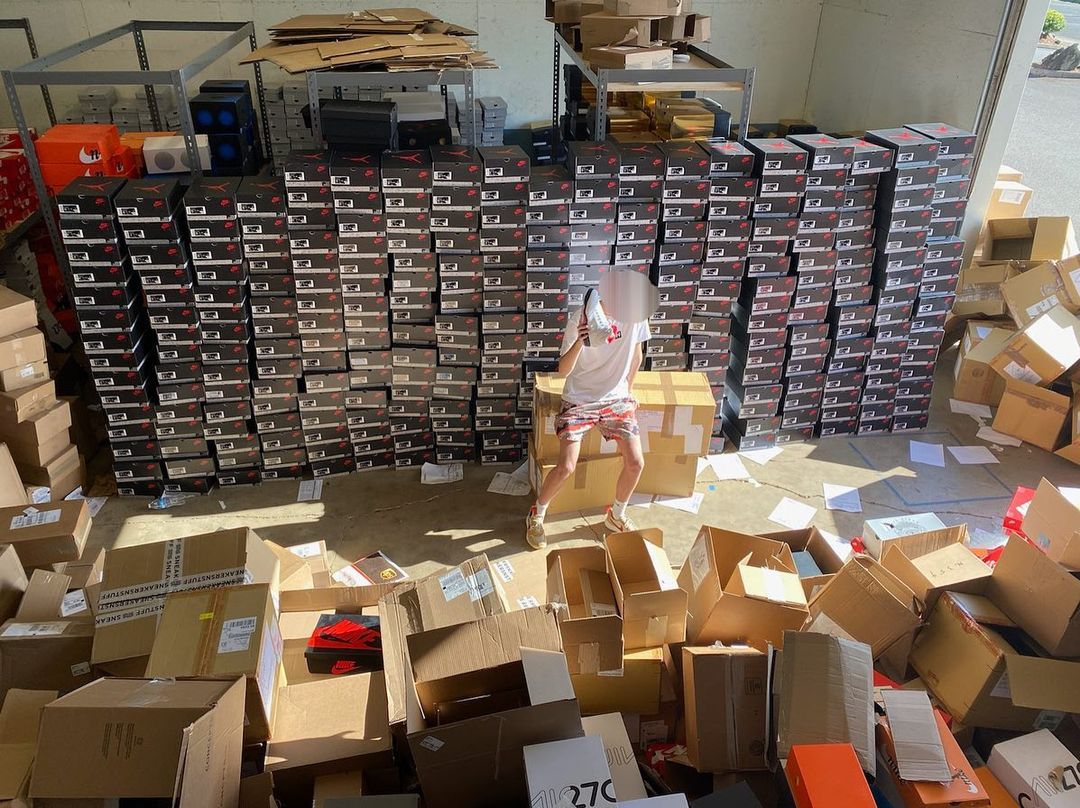 Nike前北美副總裁的兒子在IG上秀出大量球鞋。(翻攝自West Coast Joe IG)