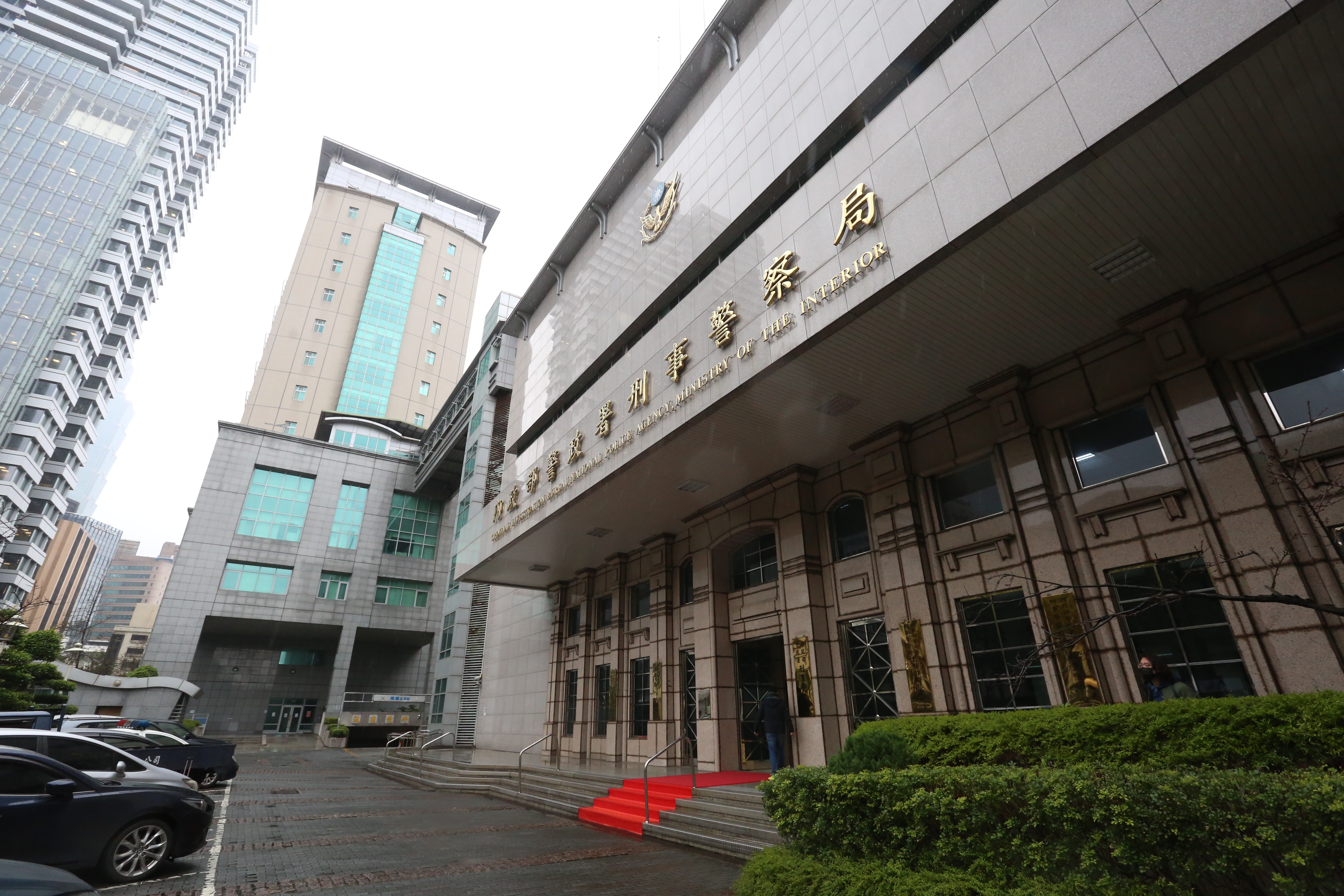 刑事局指紋鑑識專家涉約砲持毒，遭活逮記2大過免職。（資料照）