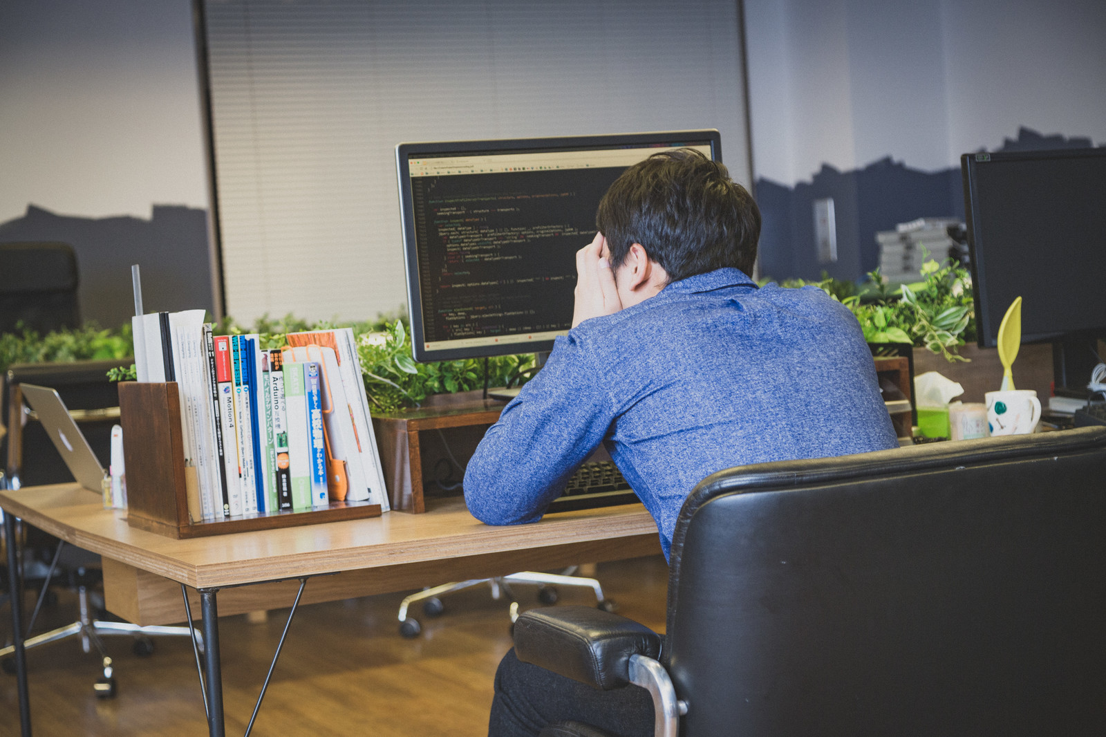 工程學群校友起薪看好，但要時時跟緊科技的壓力也不小。（示意圖，PAKUTASO）