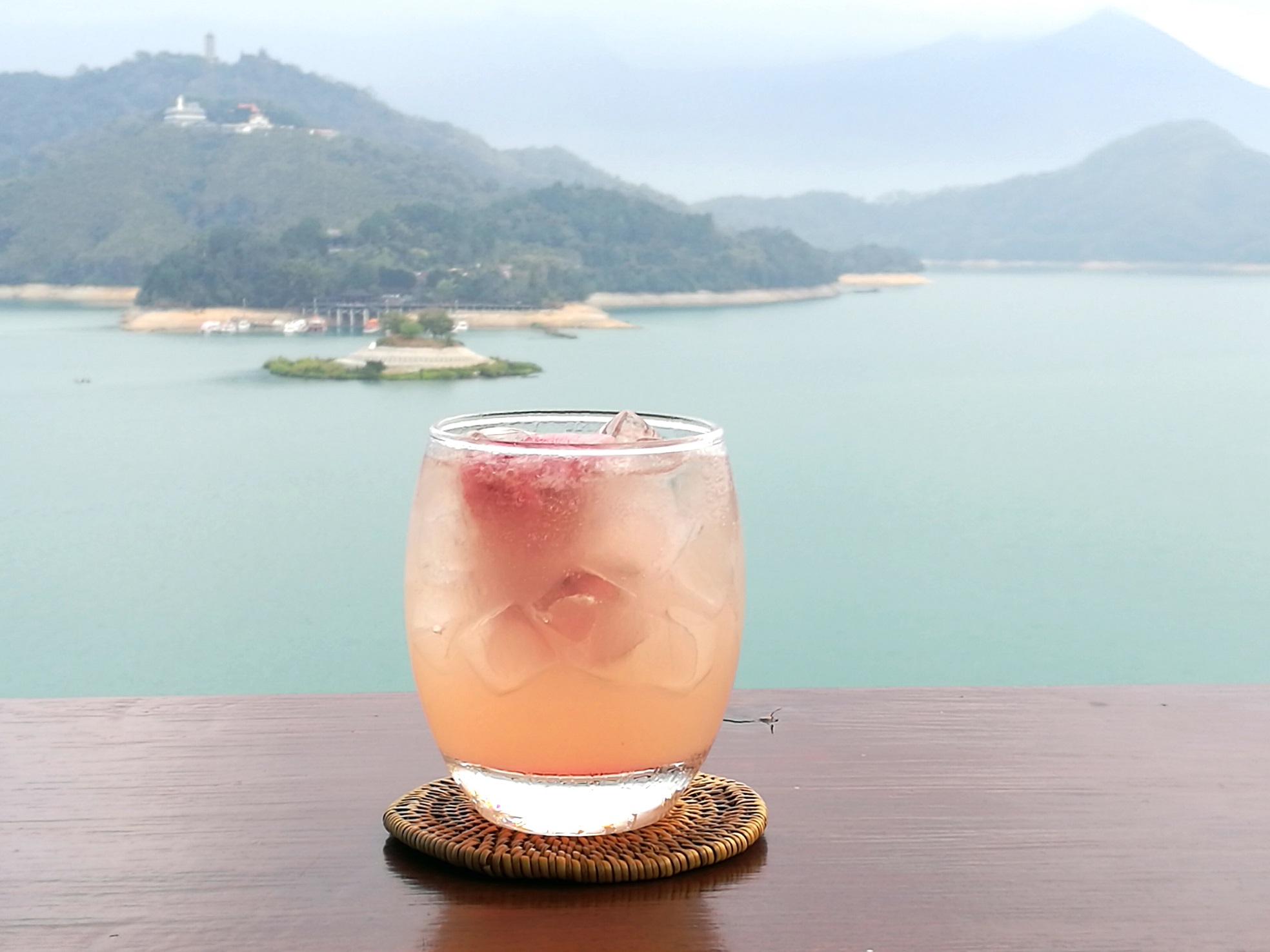 此時適合安排一趟，春櫻浪漫的日月潭小旅行。