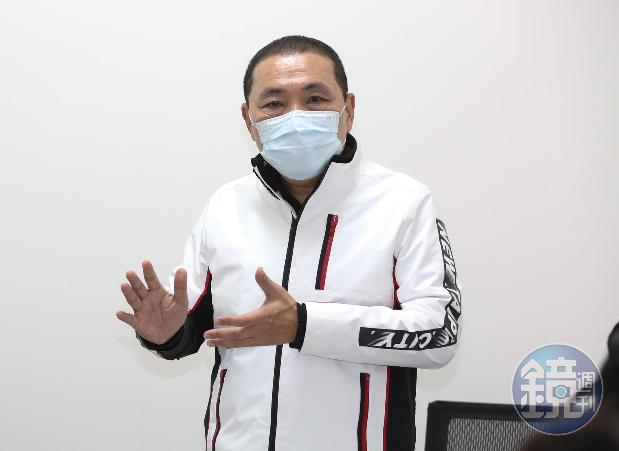 新北市長侯友宜今天強調,若民眾對疫苗有疑慮,政府首長要率先施打來安頓民心。