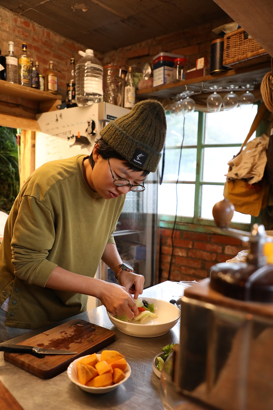 店主之一的思涵每日手作無菜單早午餐。