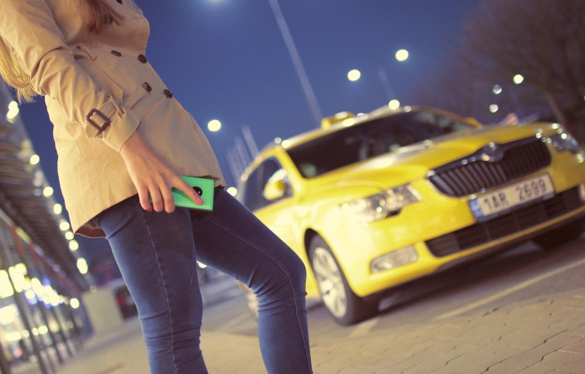 哥倫比亞AV女優用肉體付車資,遭該國計程車司機工會痛批。(示意圖,與當事人無關。pixabay)