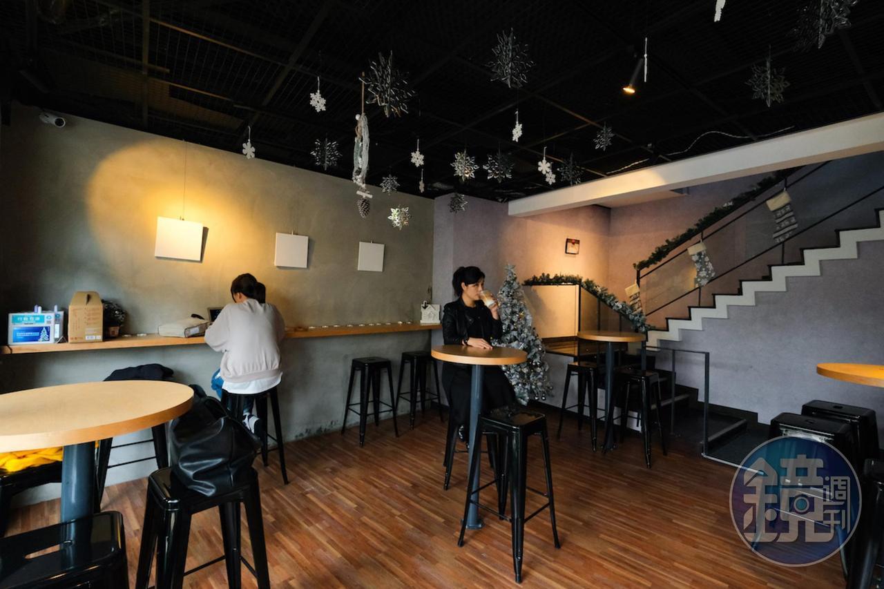 是餐酒館也是咖啡廳的KōHī，愜意空間讓人放鬆午後微醺。