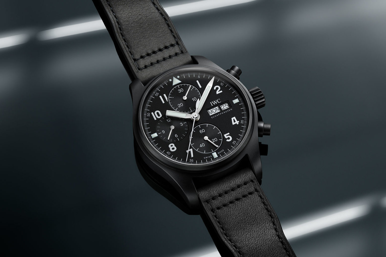 為了向1994年問世的經典錶款 Fliegerchronograph Keramik Ref. 3705致敬，IWC推出全新現代版本限量錶，41mm錶殼以兼具輕量、堅固和耐用的Ceratanium 瓷化鈦金屬製造，取代原有的氧化鋯陶瓷，並且換上自製的69380計時機芯，限量生產1,000只。只透過IWC官網發售。定價為11,900美元。