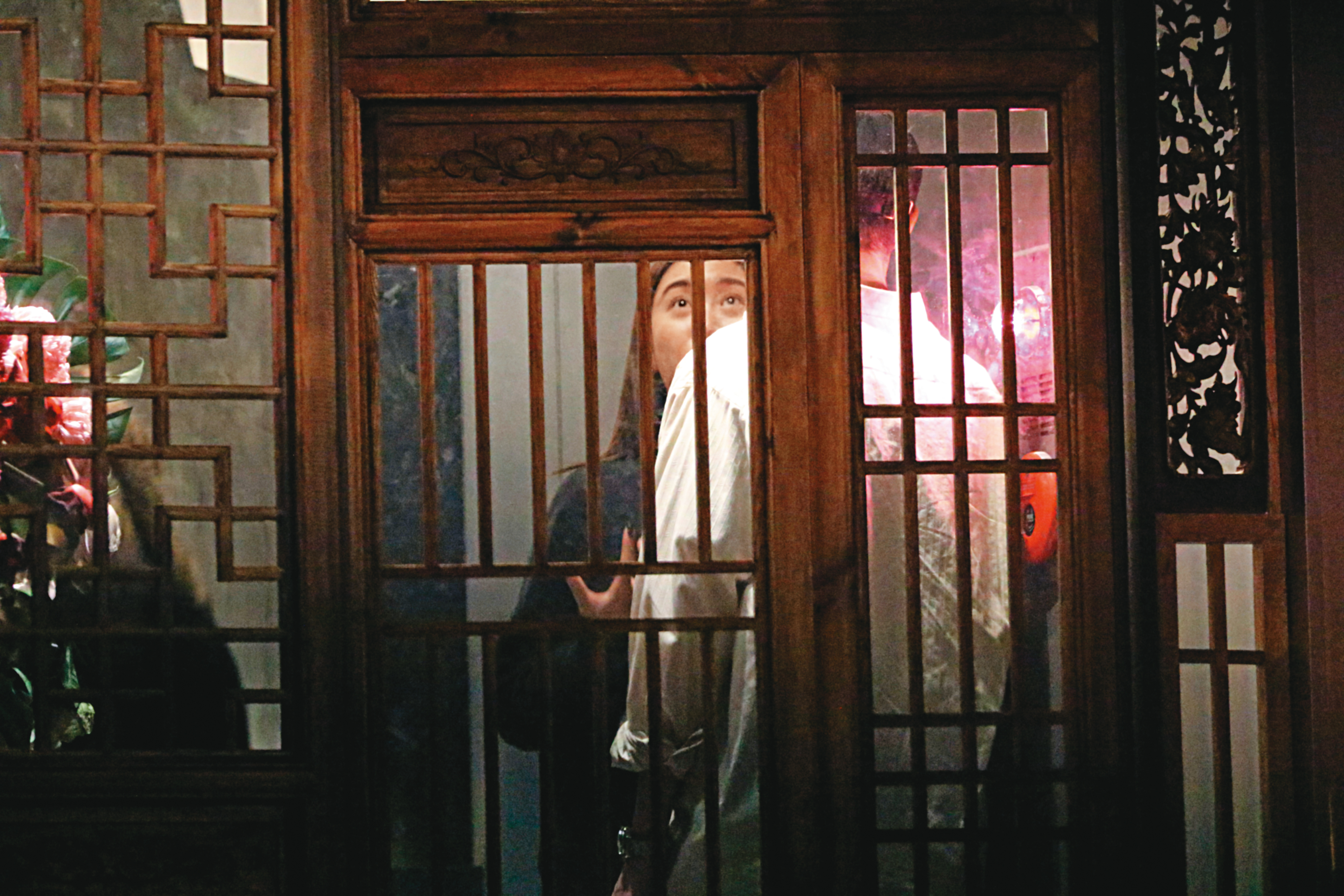 2/26 22:43 楊祐寧（右）攜妻Melinda參加派對，不料疑起爭執。