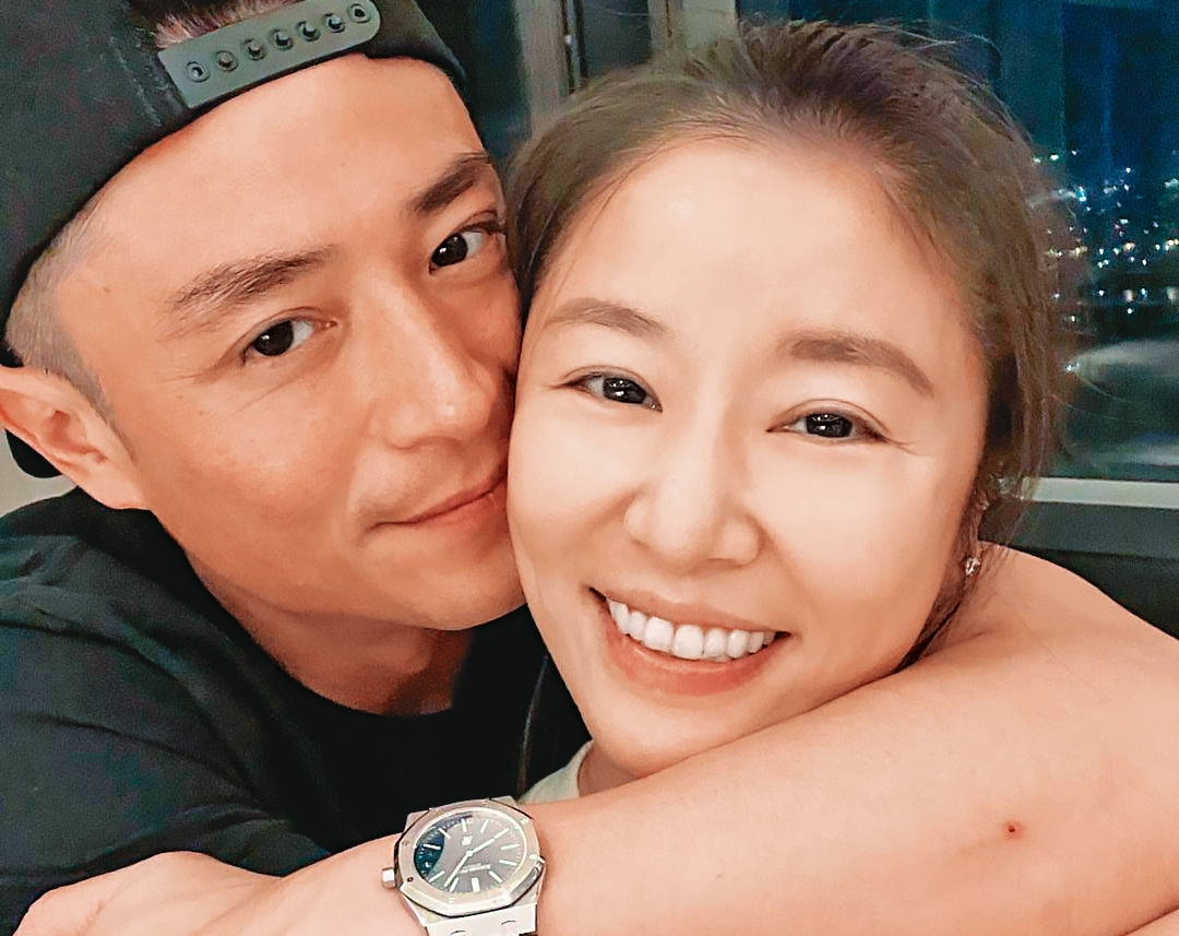 林心如與霍建華被目擊在街上吵架，她更落寞地拭淚呆坐，不過她也火速回應與老公沒吵架。（翻攝自林心如IG）