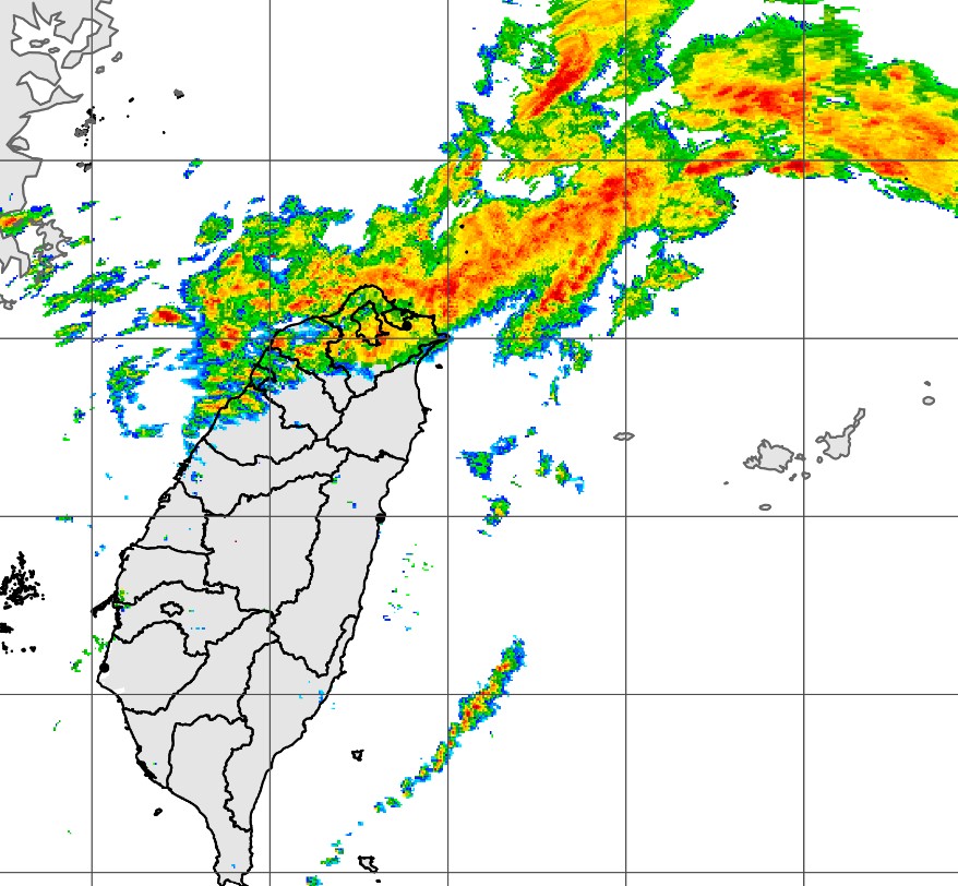 氣象局雷達回波圖顯示，鋒面鄭通過台灣。（翻攝自氣象局官網）