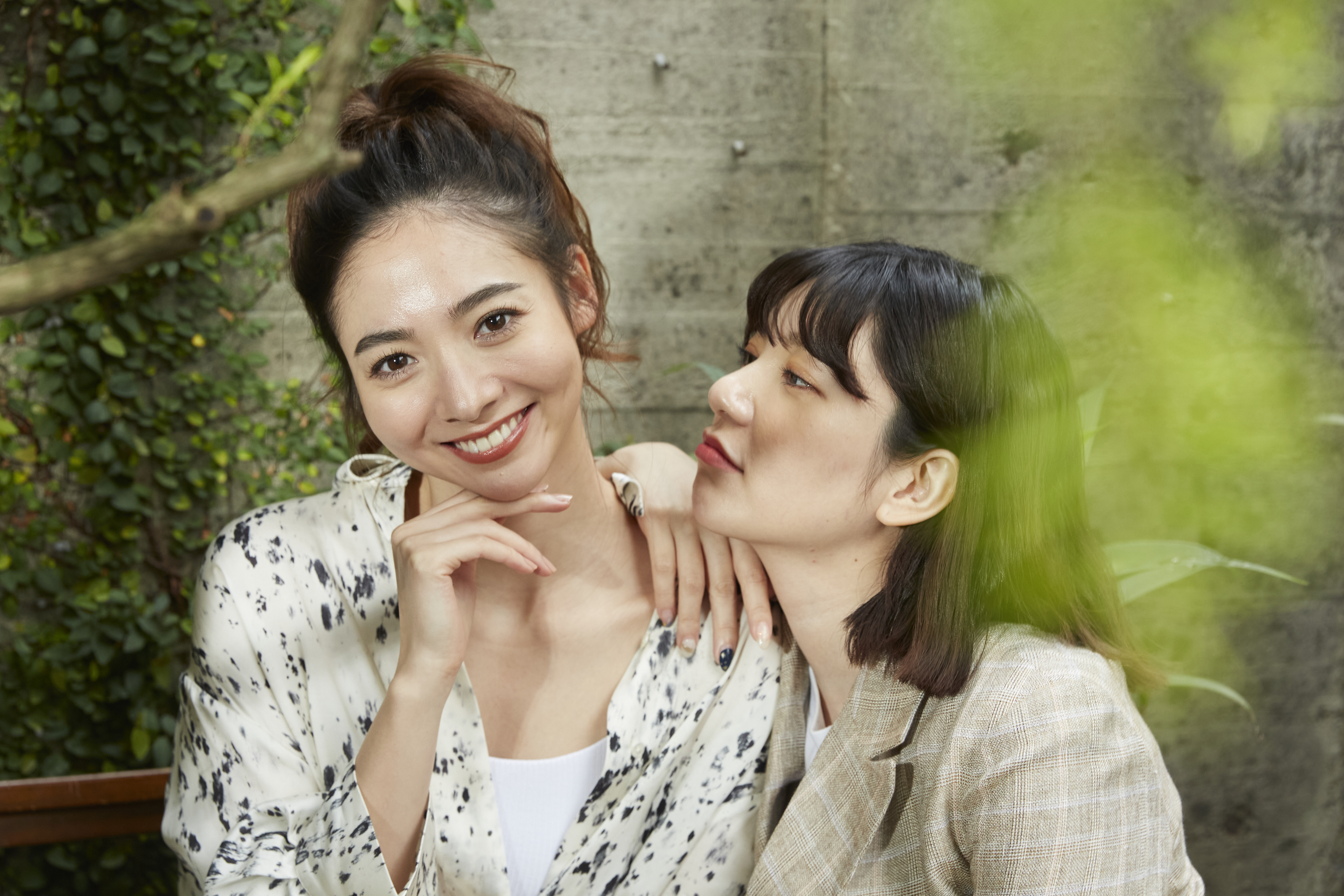 拍照時郭雪芙不斷向謝沛恩放電，謝沛恩卻害羞地不敢對視她。