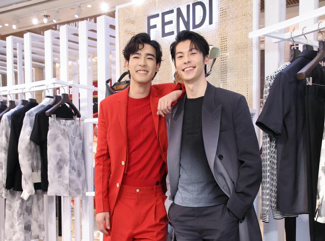 FENDI微風南山男裝快閃店開幕,陳昊森(左)與許光漢(右)兩大男神罕見齊聚一堂,尤其陳昊森展示燙髮新造型,讓人眼睛一亮。(FENDI提供)