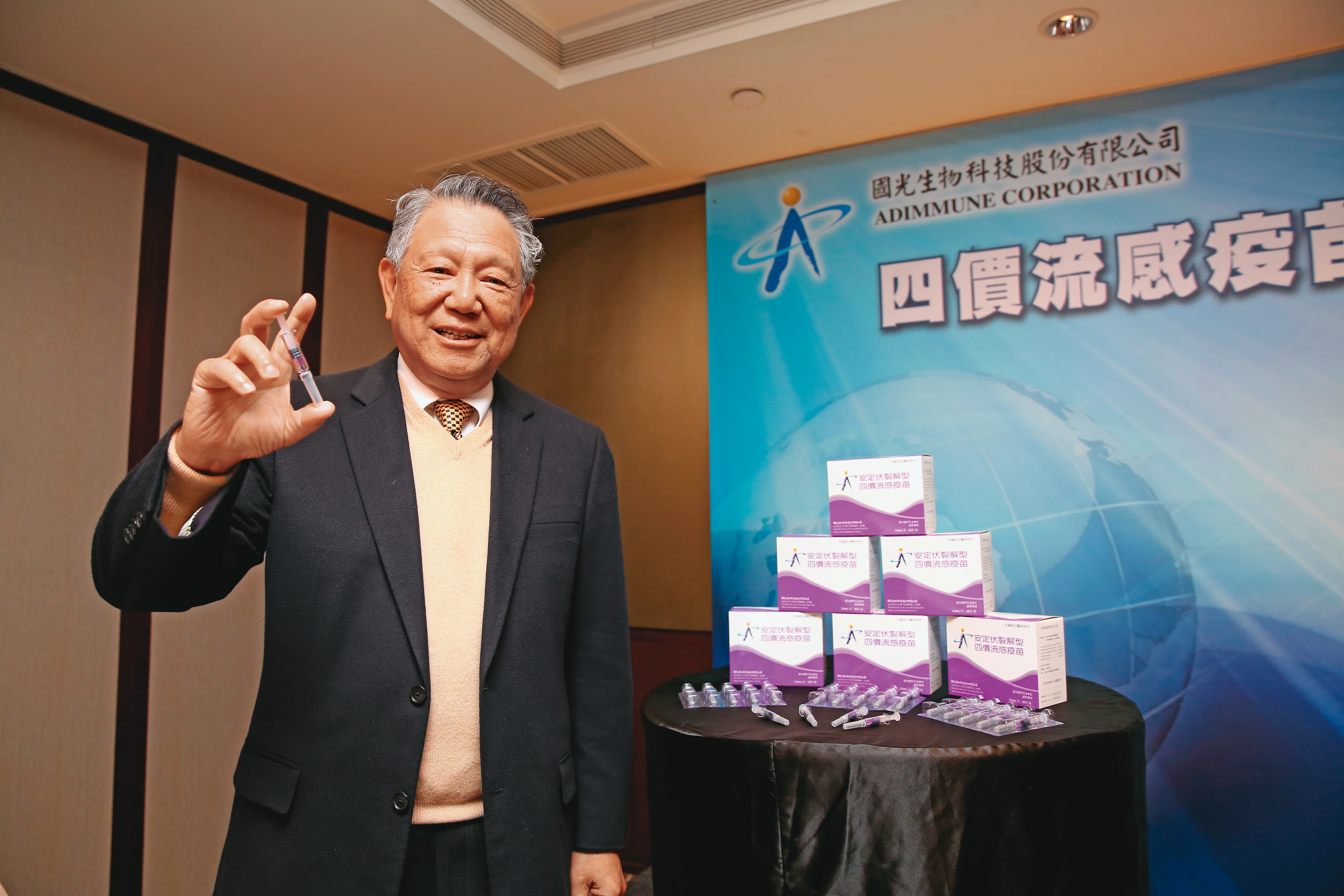 在流感疫苗耕耘多年的國光生技，在新冠疫苗布局改拚變種病毒。圖為國光生技董事長詹啟賢。