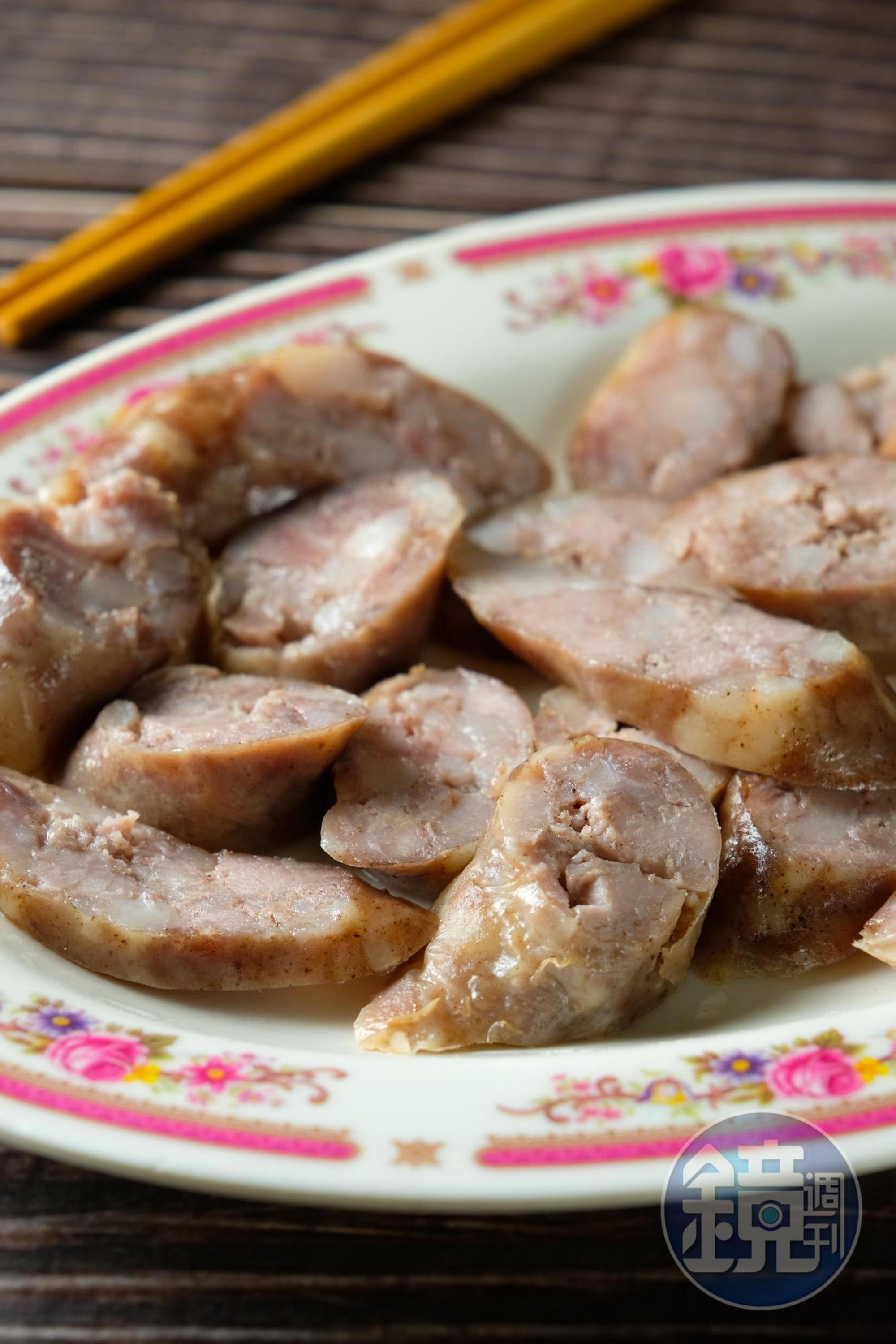 「香腸」肉質緊實,散發淡淡高粱酒香。(30元/小份、50元/大份)