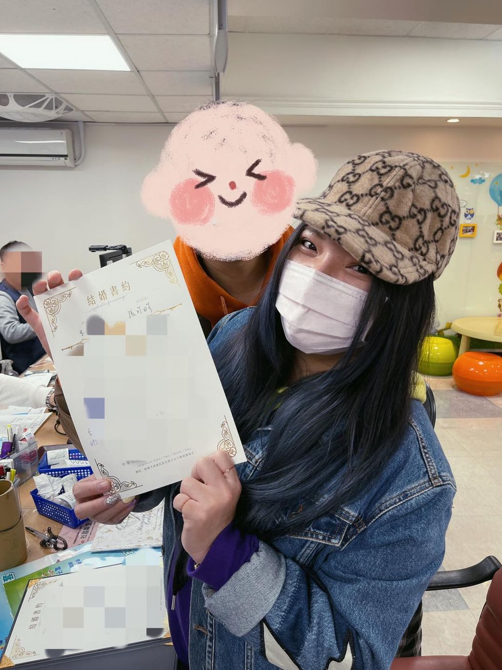 小甜甜和老公已於年初去登記。（翻攝自小甜甜臉書）