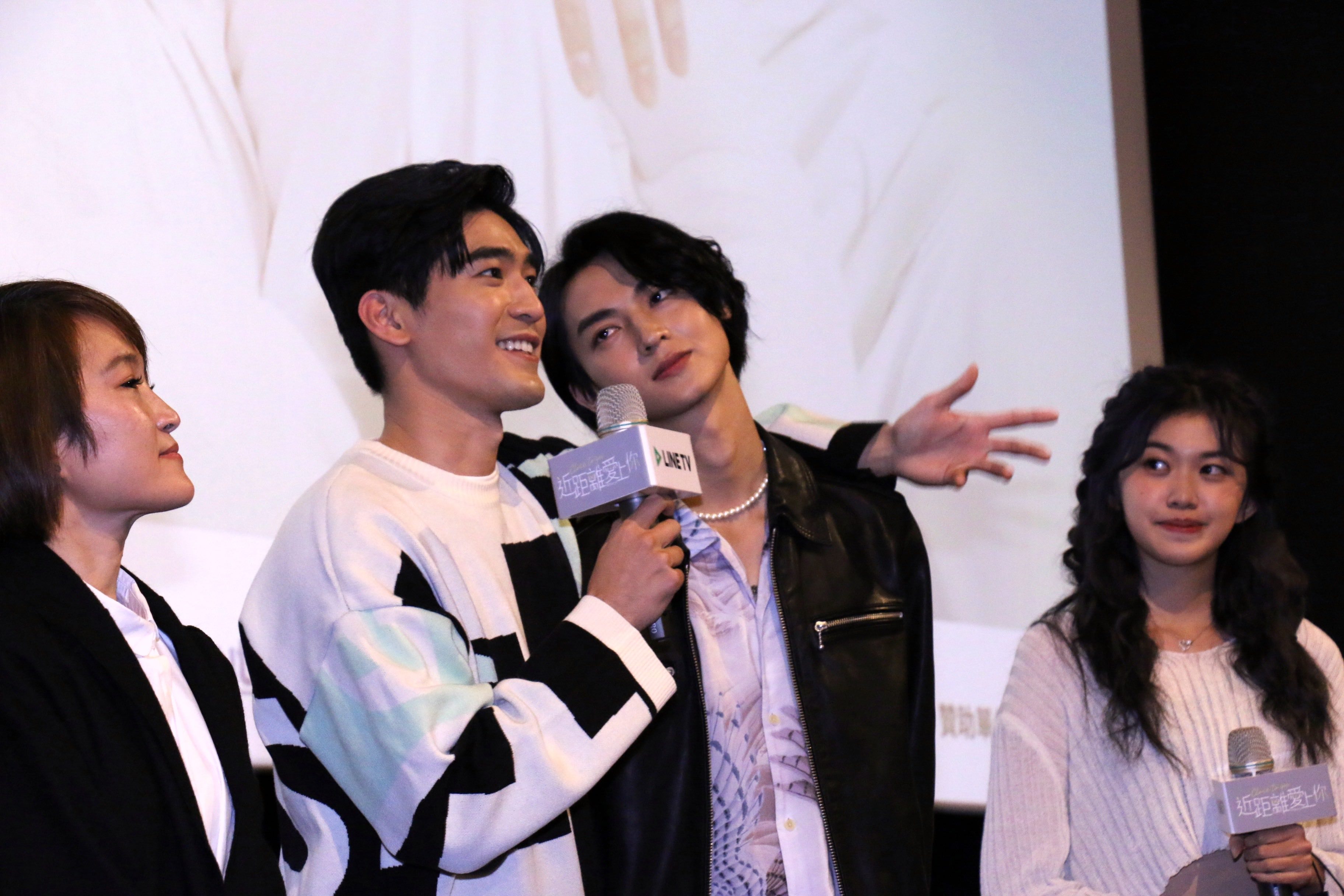 涂善存感性告白陳立安（右），感謝緣份讓他們相遇。（LINE TV提供）