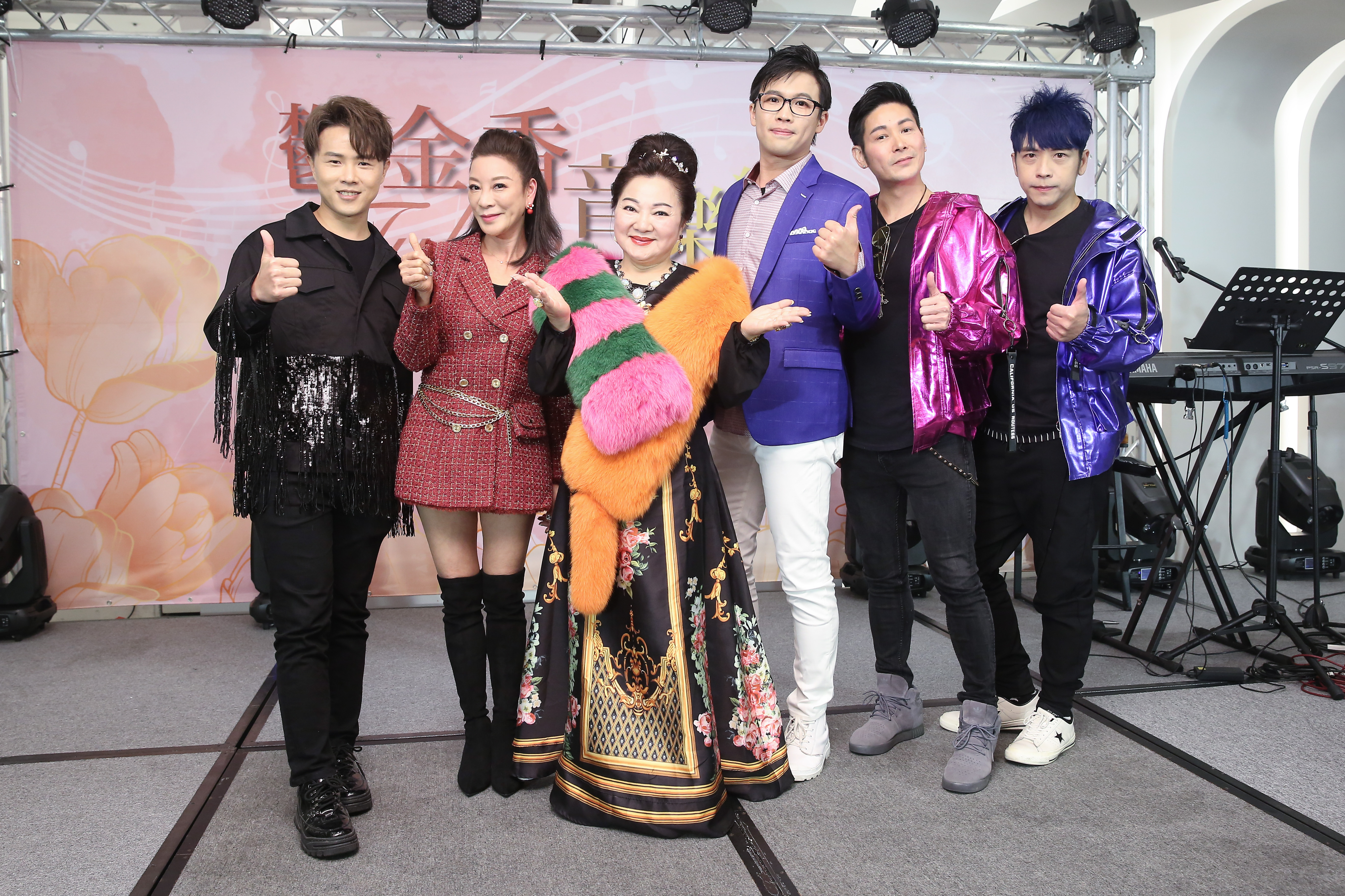 白冰冰帶領旗下歌手陳思瑋、「台一線」東諺、阿文出席dinner show，神祕嘉賓是楊繡惠及陳孟賢。