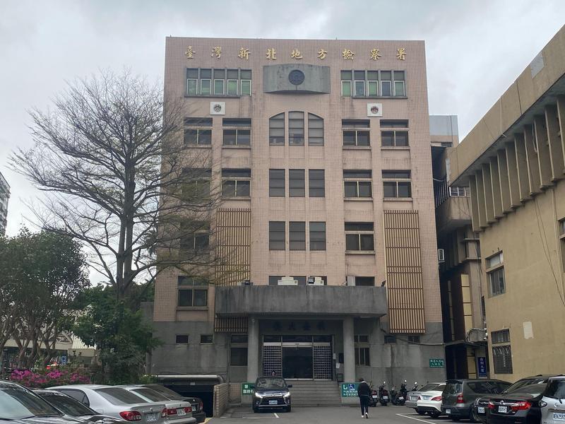 新北市一名黃姓性侵慣犯竟色膽包天潛入「膠囊旅館」艙房猥褻女子遭到逮捕。（翻攝畫面）