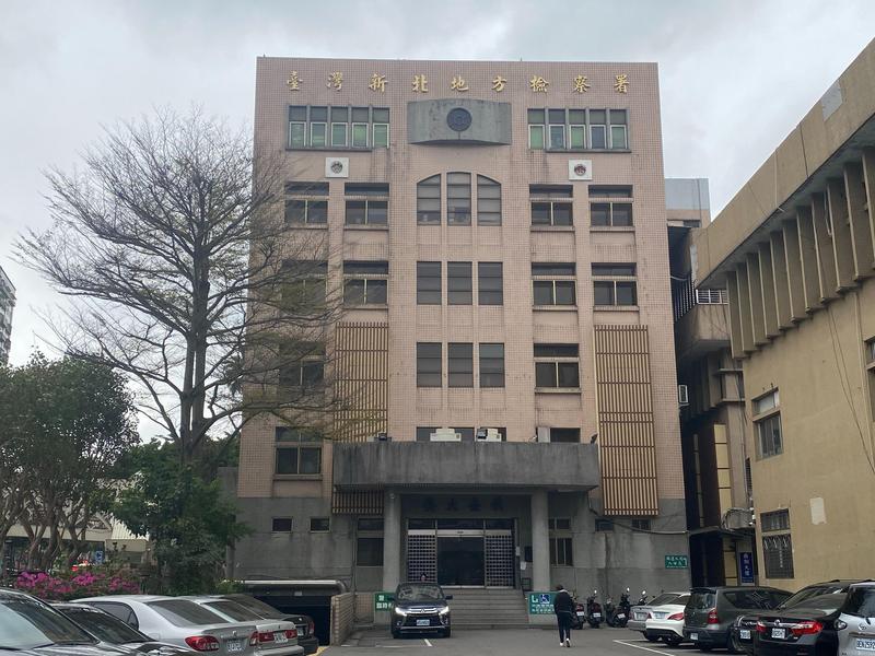 新北市一名黃姓性侵慣犯竟色膽包天潛入「膠囊旅館」艙房猥褻女子遭到逮捕。（翻攝畫面）