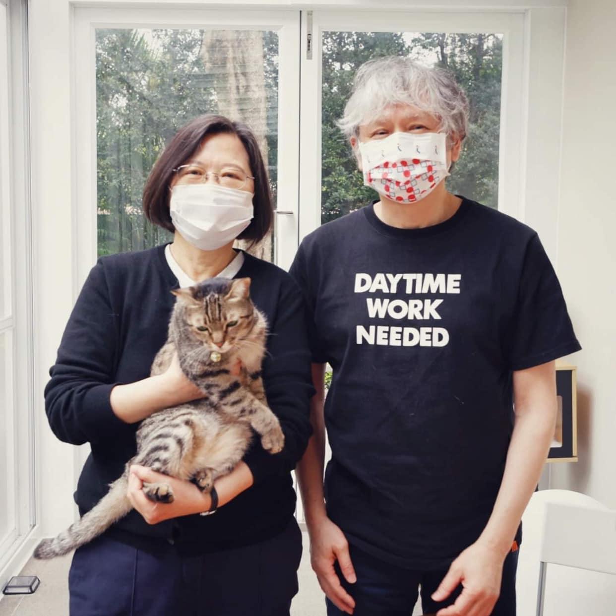 奈良美智昨日到總統官邸與蔡英文共進早餐。(翻攝自蔡英文Instagram)