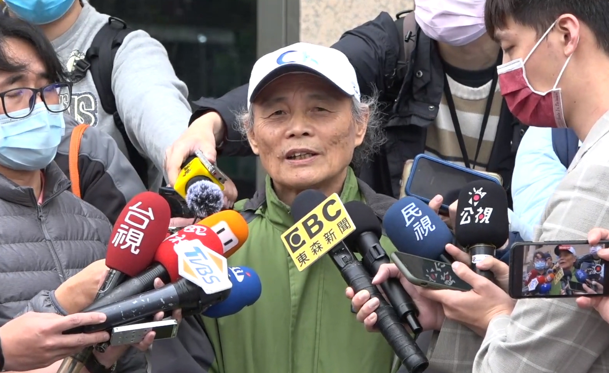 藻礁公投領銜人潘忠政被影射暗槓7,000萬元環保經費，他昨日下午親自開記者會解釋。（翻攝自珍愛桃園藻礁臉書）