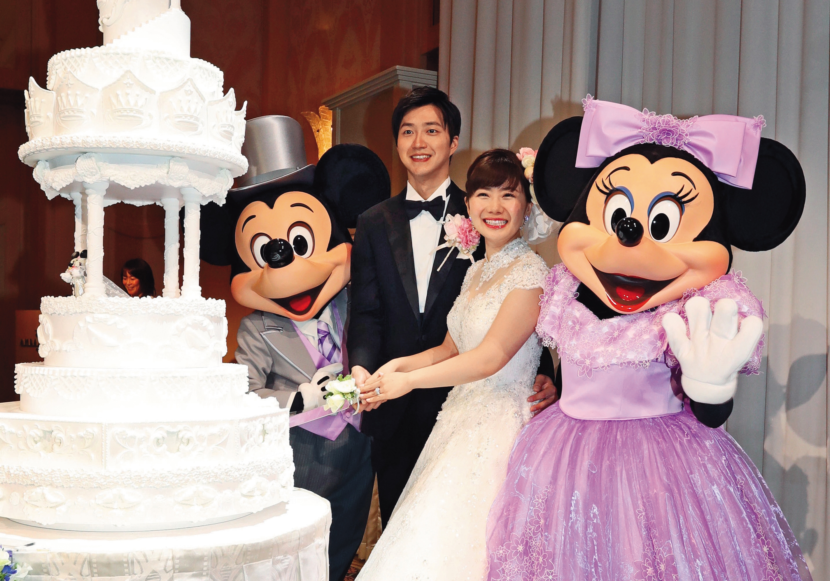 為了心中的夢幻婚禮，福原愛一手策劃；她在書中依然相當得意，不怕被罵炫富。（東方IC）