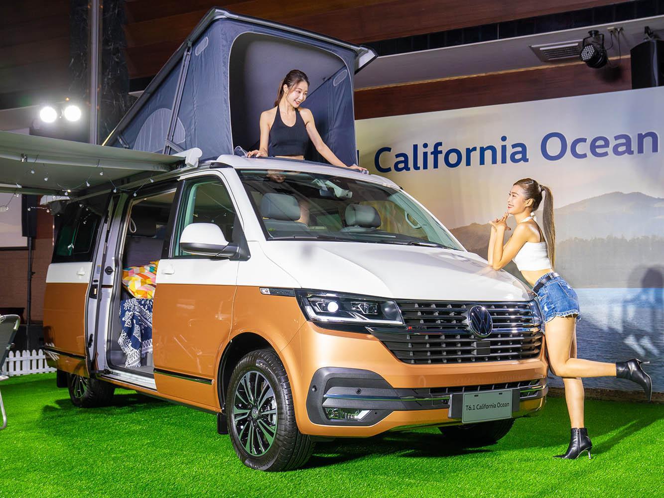 頂層的車頂帳加上車內包括流理臺、冰箱、水槽等,讓California Ocean成為一台最豪華露營車。