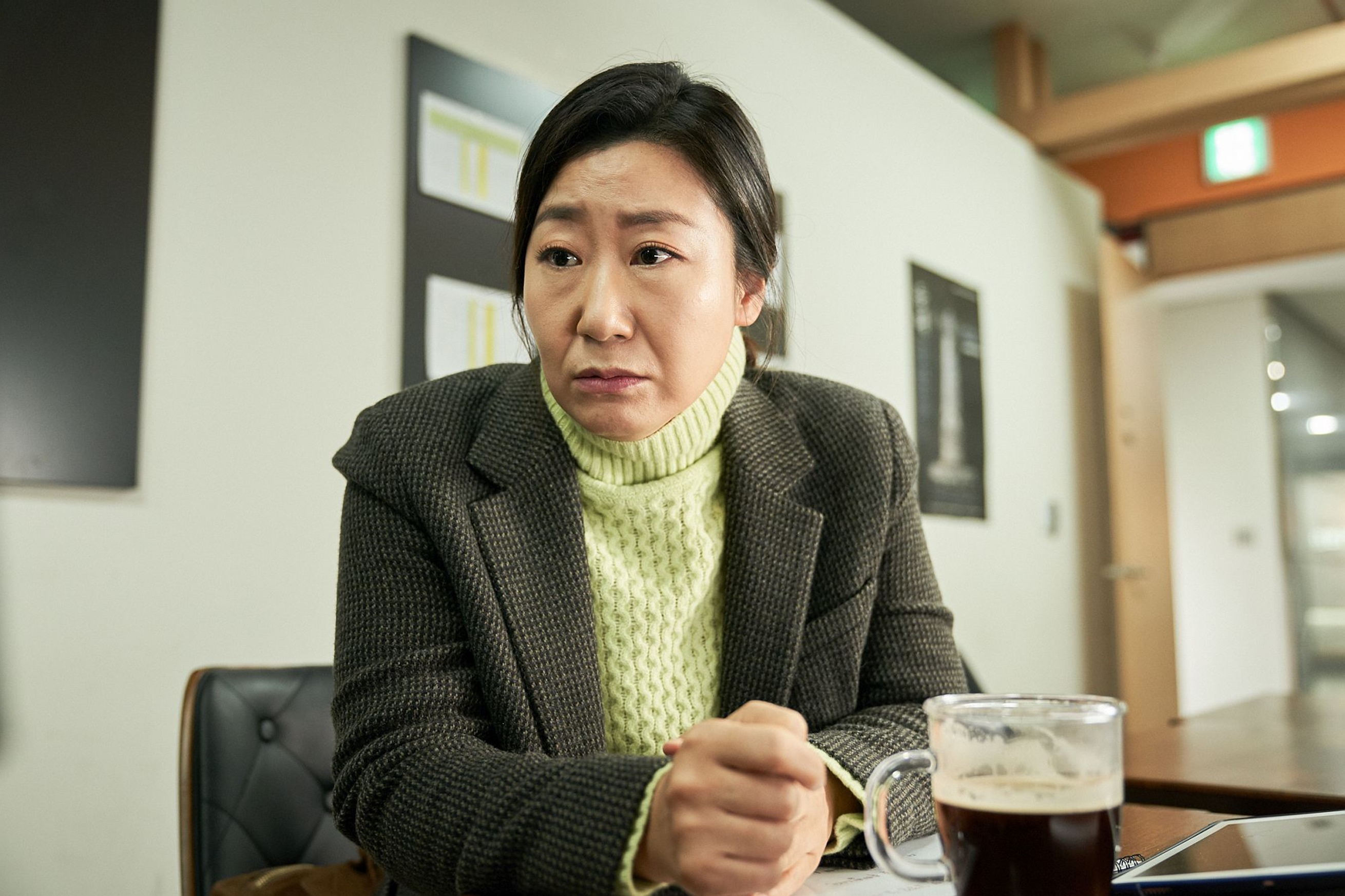 羅美蘭客串演出廉惠蘭的姊妹淘，兩人唇槍舌戰超爆笑。（華映娛樂提供）