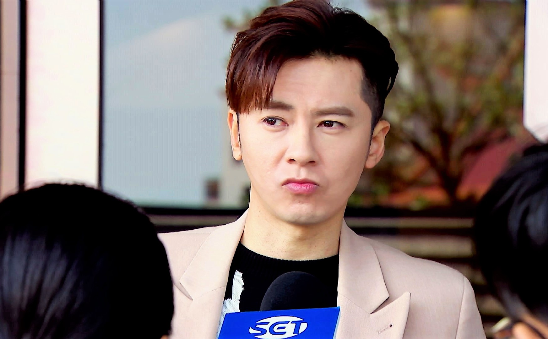 李國毅《廢材闖天關2》中耍毒舌，自戀又搞怪。（圖／三立提供）