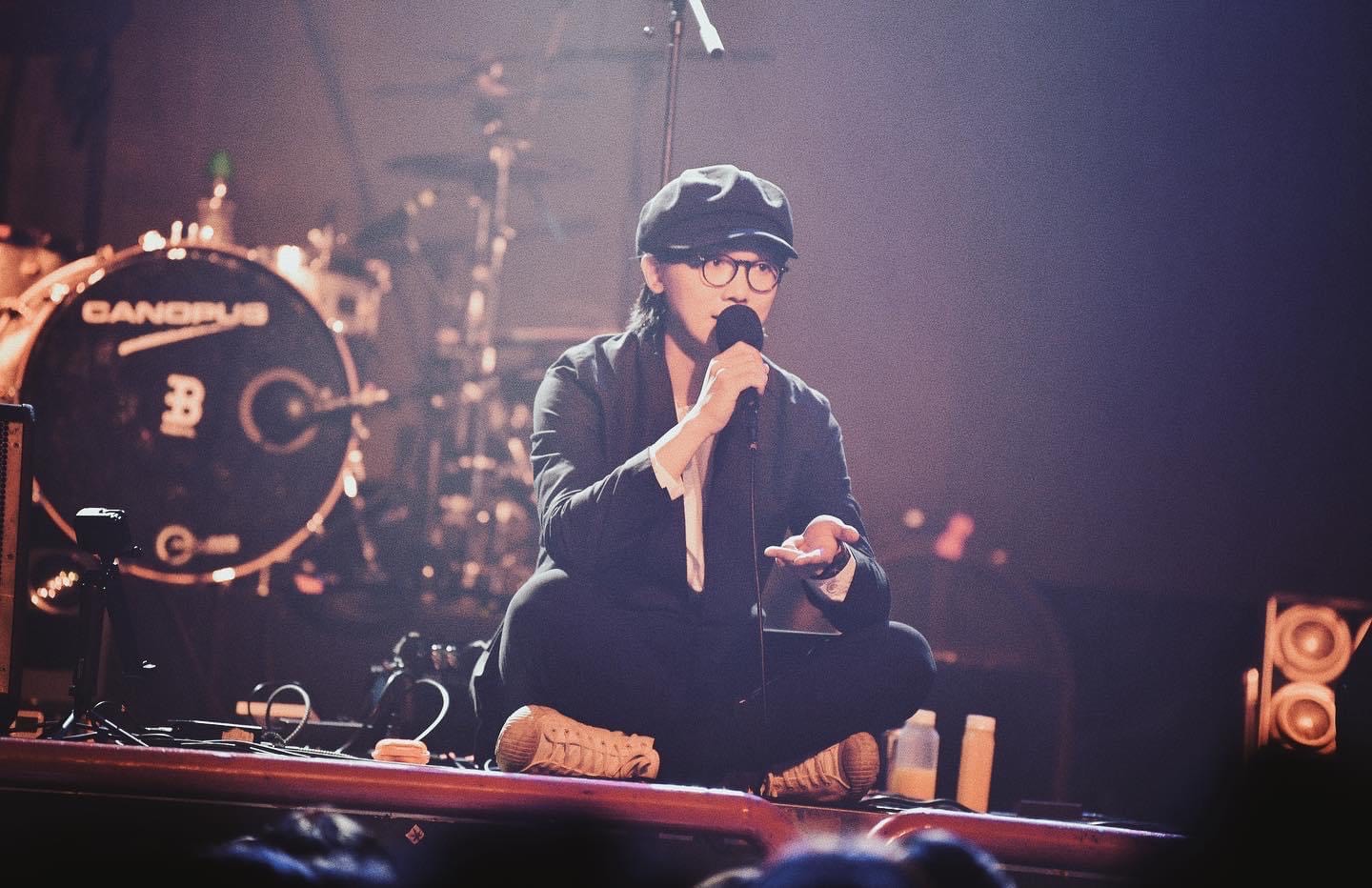 謝震廷在臉書砲火全開開罵。（翻攝自謝震廷臉書）