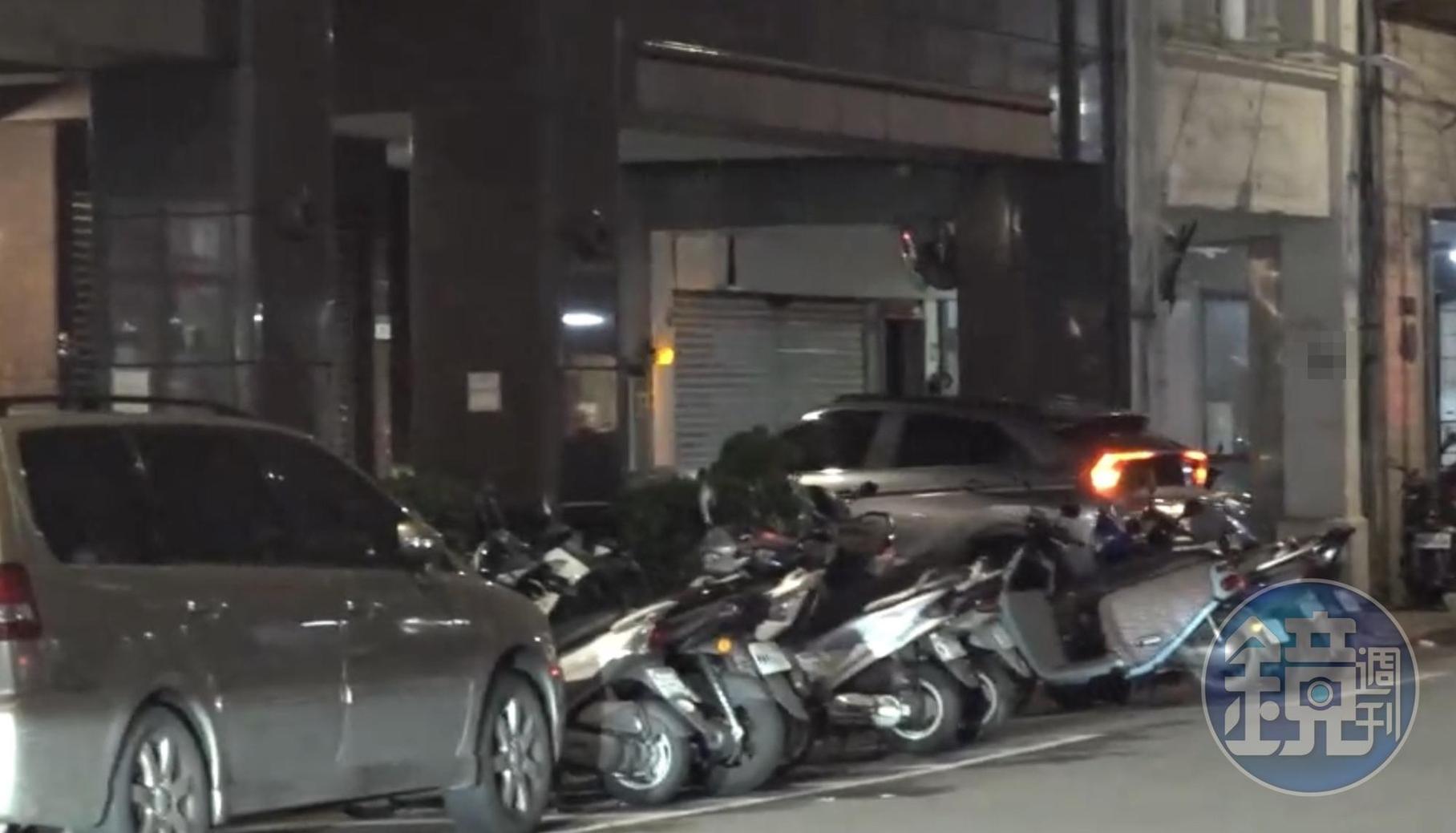 2020年10月23日18:41,顏若芳開車駛入北市天水路住處。