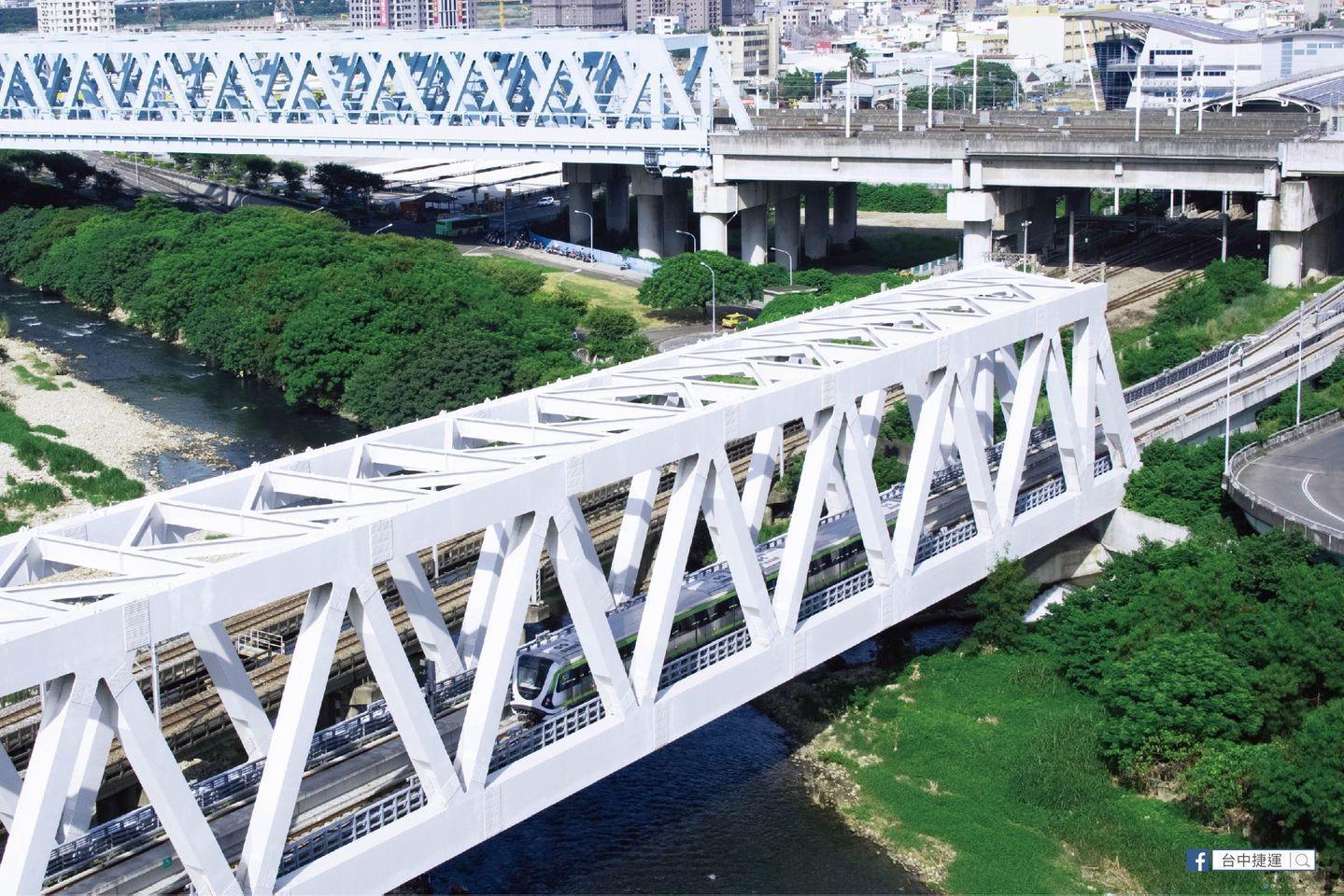 台中市長盧秀燕今(10日)宣布,捷運綠線將於本月25日恢復試營運30天,民眾可持電子票證免費搭乘。(翻攝自台中捷運公司臉書)